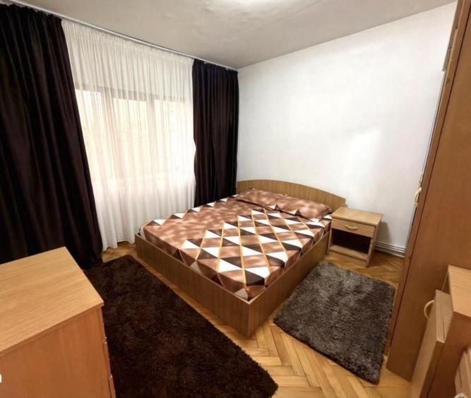 Apartament cu 2 camere decomandat în Rovine