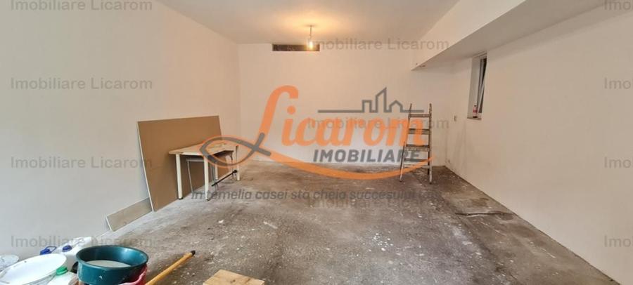 Casă individuală cu 6 camere semidecomandat cu Canalizare în Astra