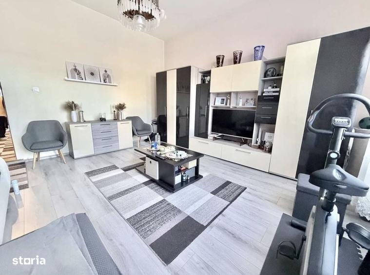 Casă cu 4 camere decomandat cu Teren 550 Mp în Cornișa