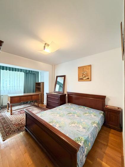 Apartament cu 3 camere decomandat, mobilat în Costin Georgian