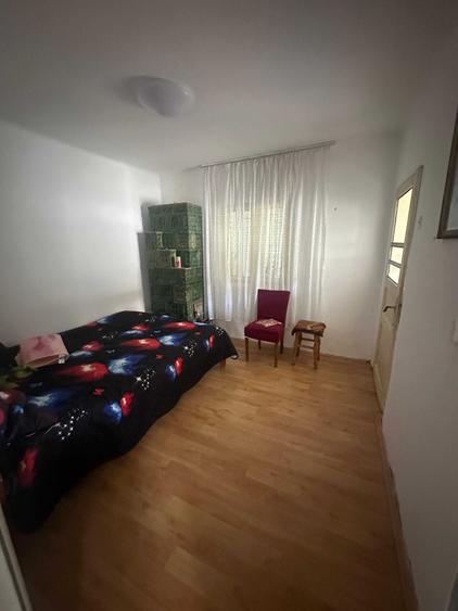 Casă cu 4 camere în Exterior Vest