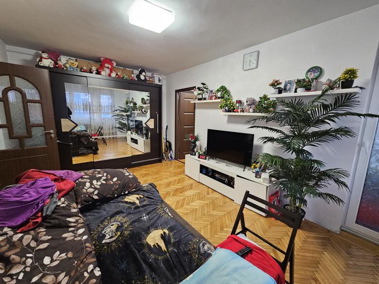 Apartament cu 2 camere semidecomandat, mobilat în Veteranilor