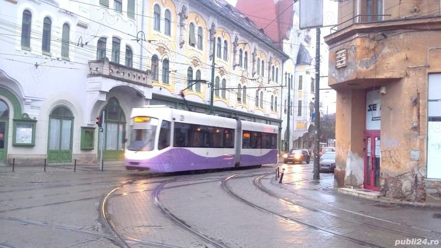 Casă cu 6 camere în Traian