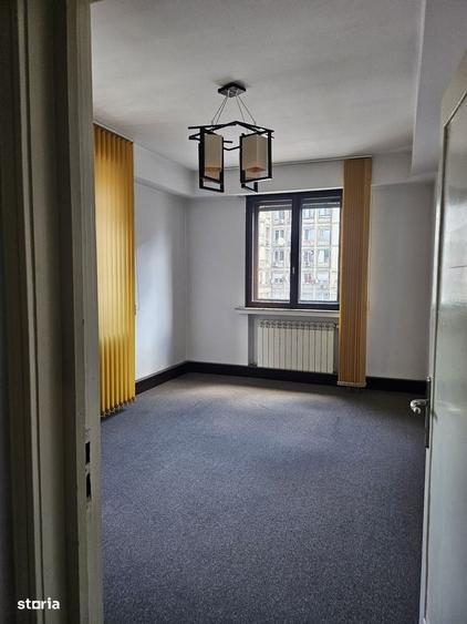Apartament cu 3 camere în Magheru