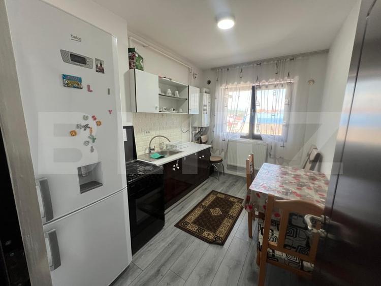 Apartament de inchiriat, cu 2 camere decomandat, 48 mp in zona Comuna din Paris - 1