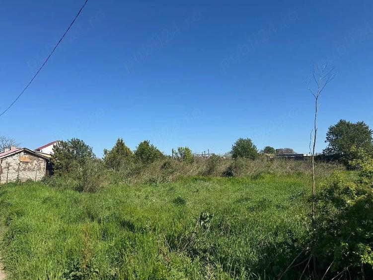 Teren de 700 mp, în Topraisar