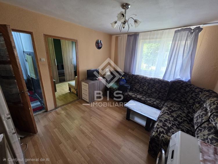 Apartament cu 3 camere semidecomandat în Decebal