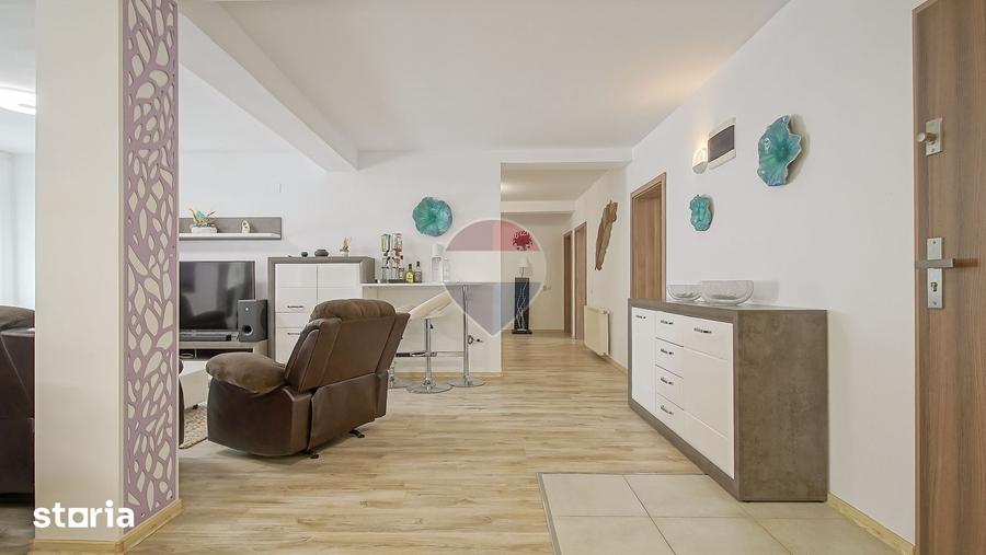 Apartament cu 4 camere decomandat în Clăbucet
