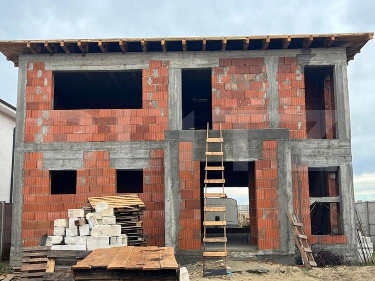 Casă individuală cu 4 camere cu Teren 530 Mp în Sud-Est