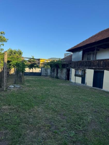 Casă cu 2 camere în Central