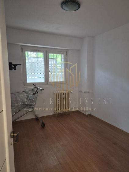 Apartament cu 3 camere decomandat în Mihai Bravu