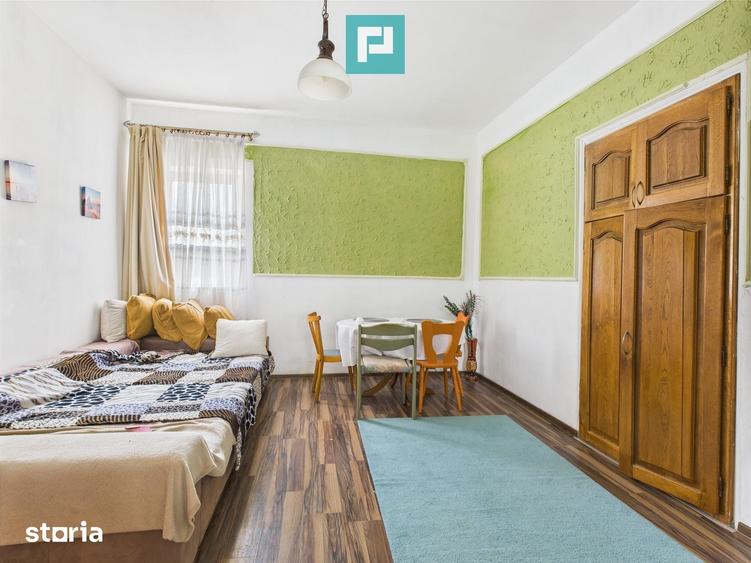 Casă cu 5 camere cu Teren 750 Mp în Micălaca