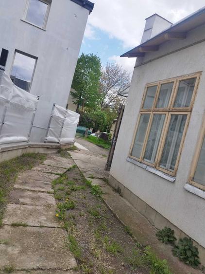 Casă cu 3 camere în Central