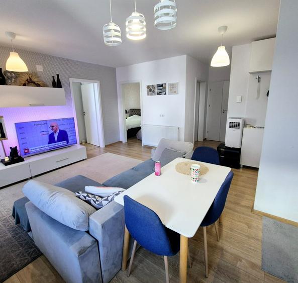 Apartament cu 3 camere semidecomandat, mobilat în Europa