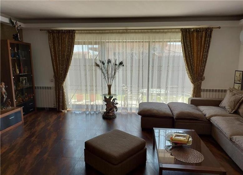 Casă individuală cu 5 camere cu Canalizare în Cumpăna