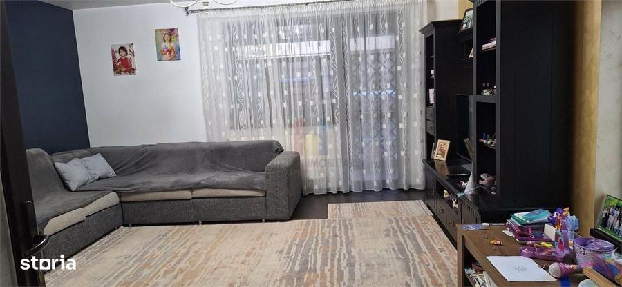 Casă cu 4 camere în Radu Negru
