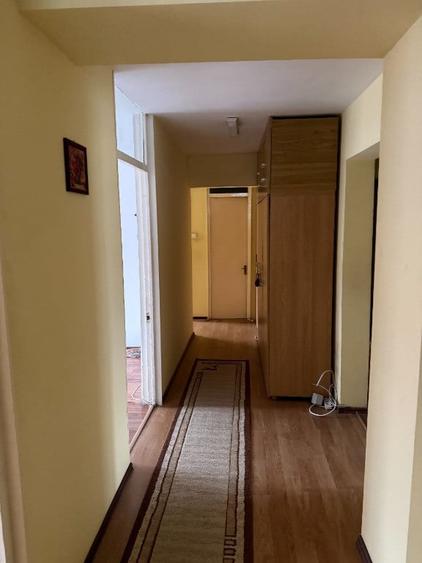 Apartament cu 4 camere decomandat în Agigea