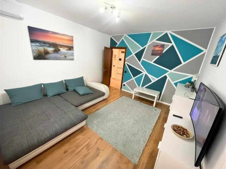Apartament cu 2 camere decomandat, mobilat în Central