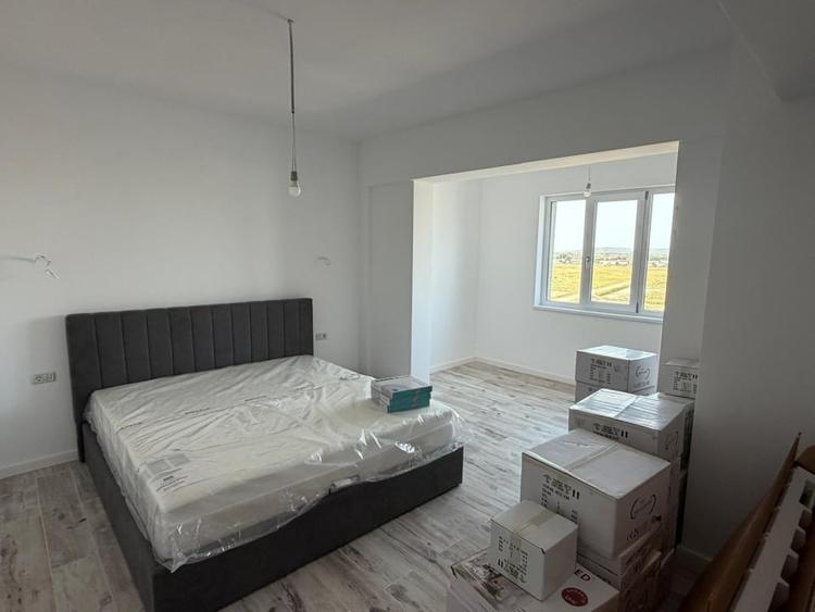 Apartament cu 3 camere decomandat, mobilat în Calea Severinului