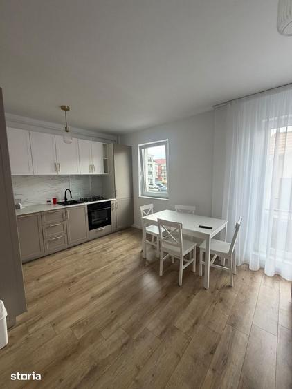 Apartament cu 3 camere în Florești