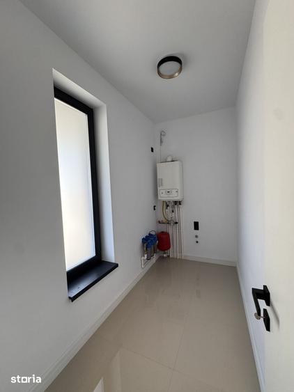 Casă cu 4 camere cu Teren 330 Mp în Central