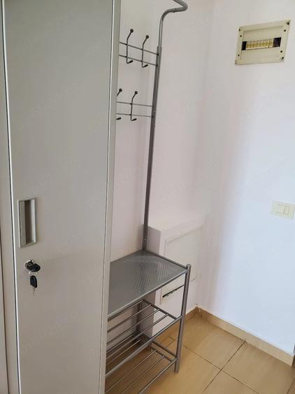 Apartament cu 2 camere semidecomandat în Roșu