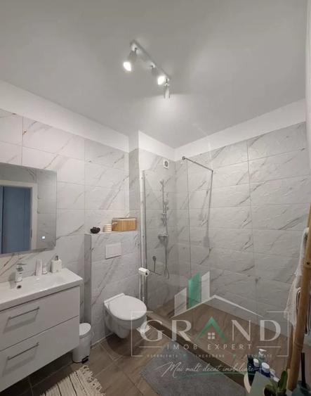Apartament cu 2 camere semidecomandat, mobilat în Între Lacuri