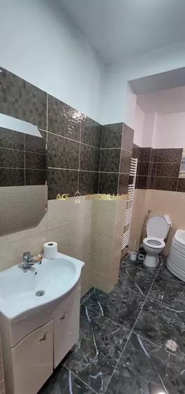 Apartament cu 3 camere semidecomandat, mobilat în Rahova