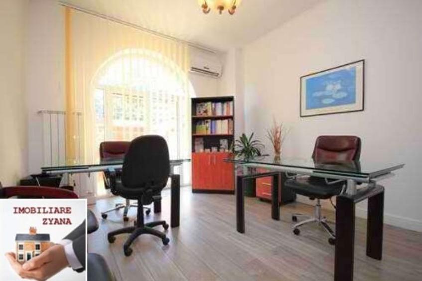 Casă individuală cu 5 camere cu Teren 400 Mp în Parcul Carol