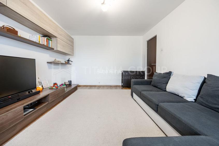 Apartament 4 camere, 2 băi, 2 balcoane și 2 locuri de parcare | MOBILAT