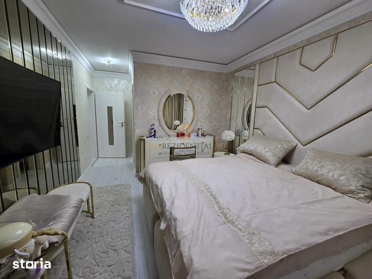 Apartament cu 4 camere decomandat în Metalurgiei
