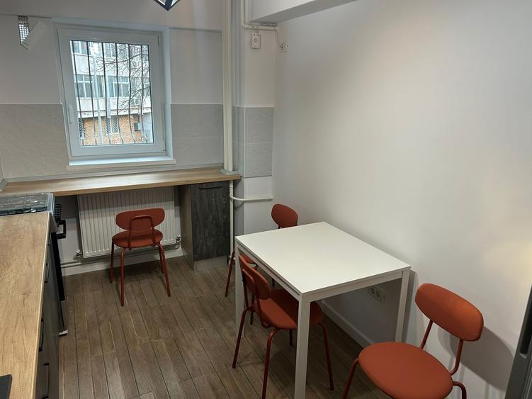 Apartament cu 2 camere decomandat în City Park Mall