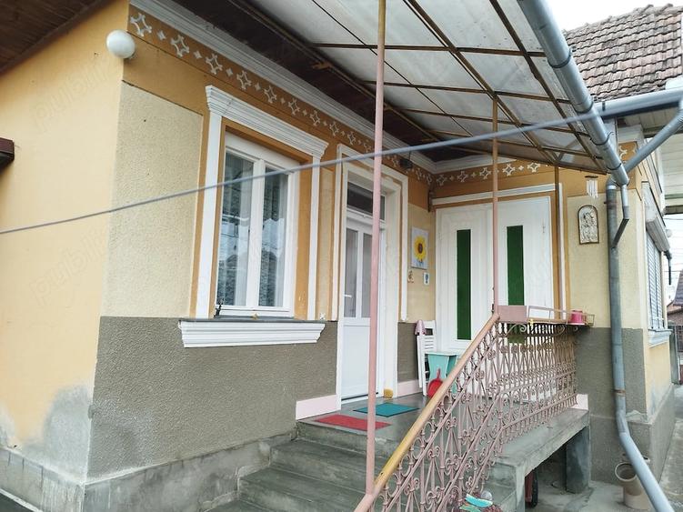Casă cu 2 camere cu Teren 368 Mp în Viișoara