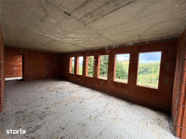 Spațiu comercial, de 440 mp, în Tiha Bârgăului