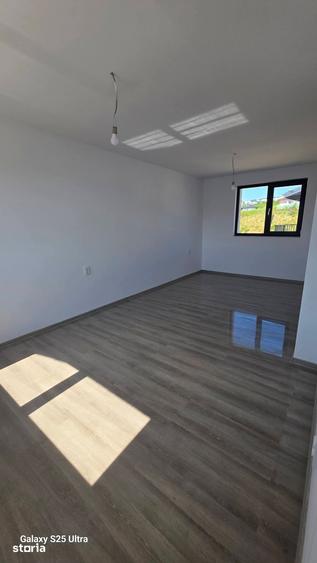 Casă cu 3 camere cu Teren 380 Mp în Bârnova