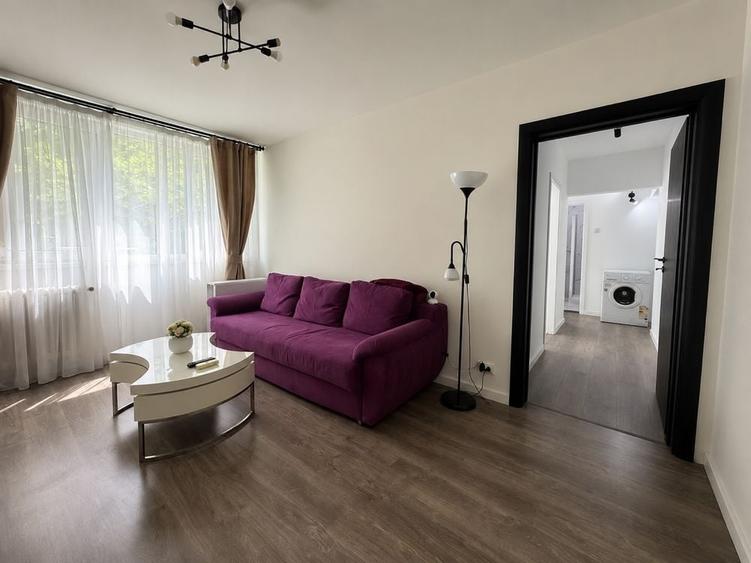 Apartament cu 4 camere semidecomandat în Drumul Taberei