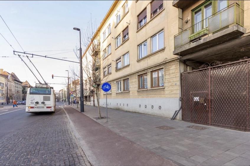 Apartament cu 2 camere semidecomandat în Central