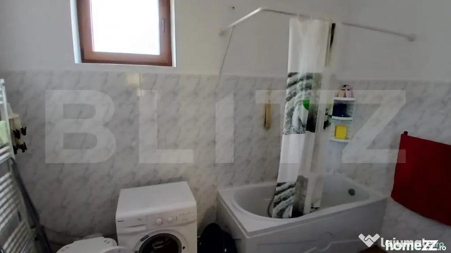 Casă cu 5 camere cu Teren 1300 Mp în Central