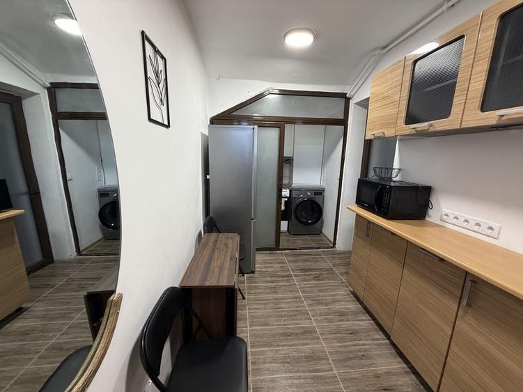 Apartament cu 2 camere semidecomandat în Horea