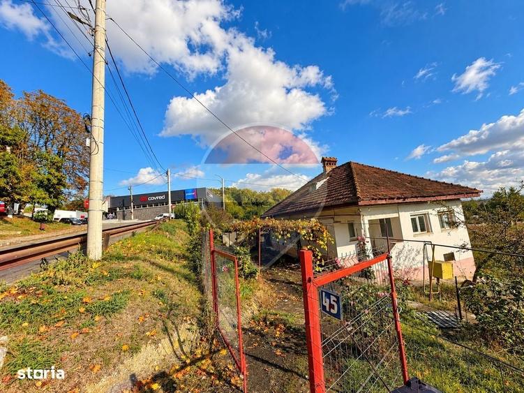 Casă cu 3 camere cu Teren 748 Mp în Central