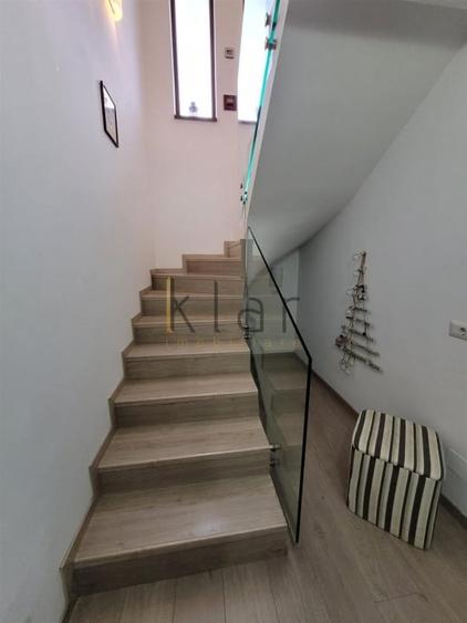 Duplex cu 5 camere decomandat cu Teren 250 Mp în Florești