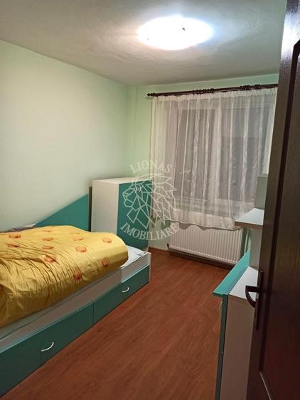 Apartament cu 3 camere decomandat, mobilat în Independenței