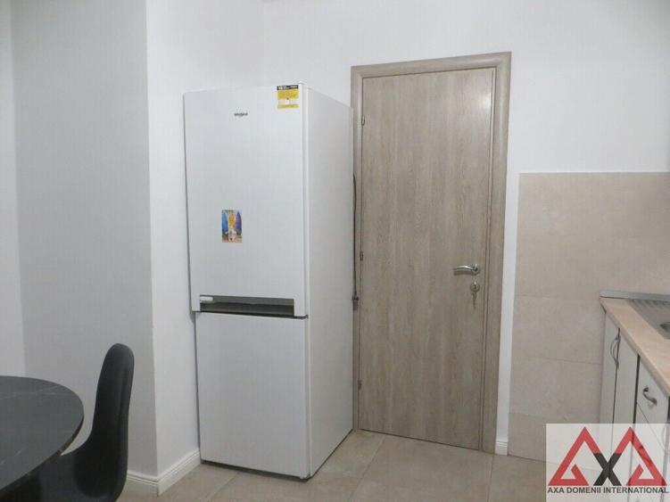 Apartament cu 3 camere decomandat, mobilat în Vitan