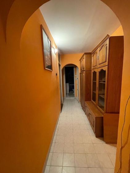 Apartament cu 3 camere decomandat în Decebal