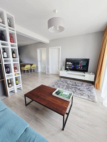 Apartament cu 3 camere decomandat, mobilat în Florești