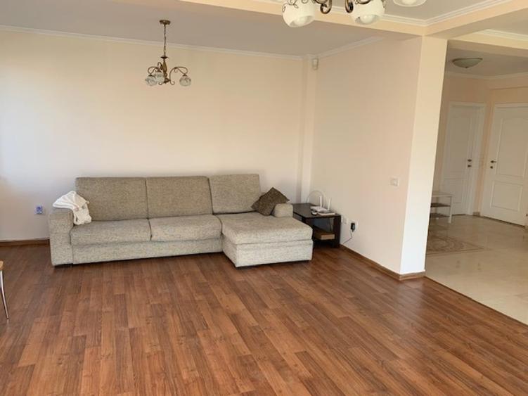 Casă cu 5 camere cu Teren 450 Mp în Central