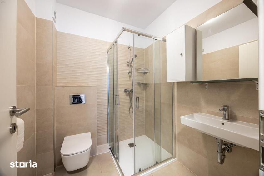 Apartament cu 3 camere decomandat în Tractorul