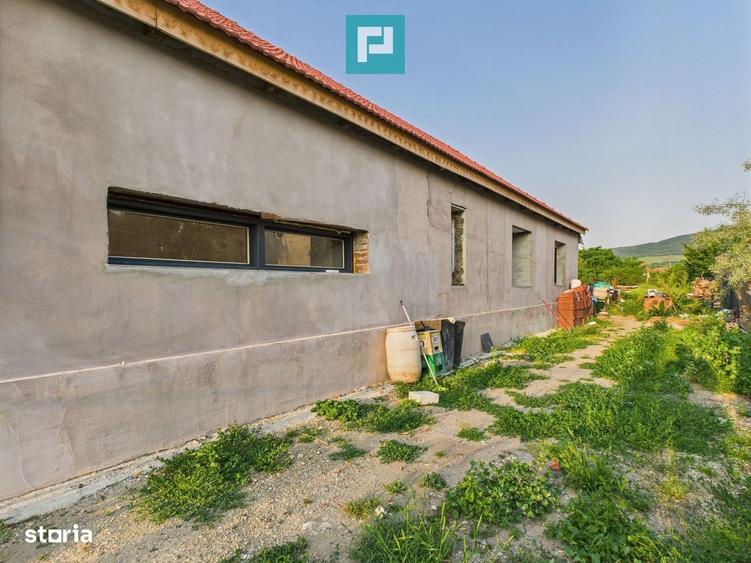 Casă cu 3 camere decomandat în Central