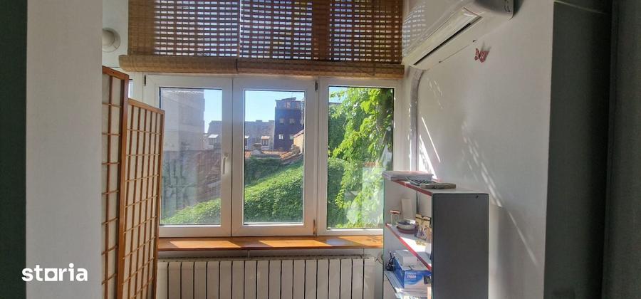 Apartament cu 2 camere decomandat în Centrul Istoric