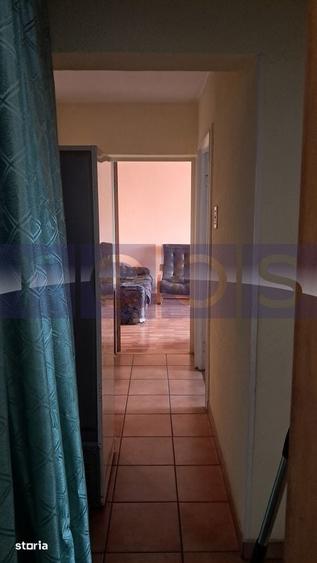 Apartament cu 3 camere decomandat în Tineretului